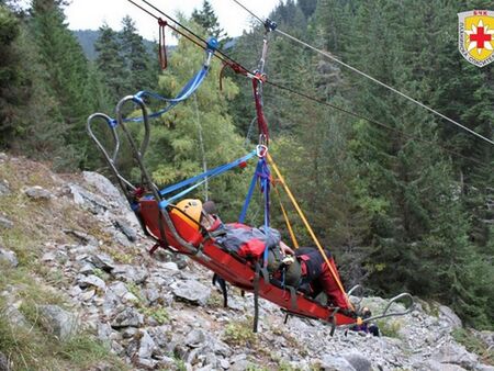 Спасители от ПСС оказаха помощ на двама туристи в Стара планина