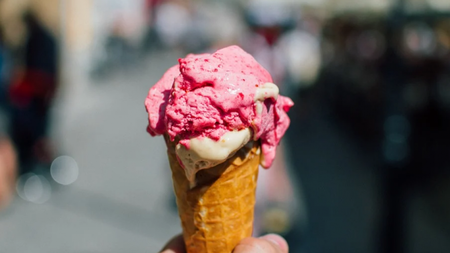 Масово ядем пълен с бактерии сладолед