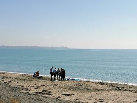 Плажуващи реанимирали давещия се мъж край Солниците