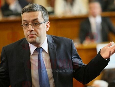 Тома Биков: Правителството няма да подава оставка заради искането на няколко партийни организации