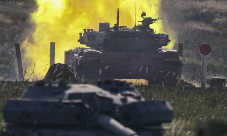 Турция разполага танкове по границата с Гърция?
