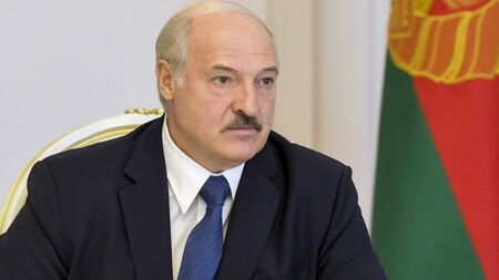 Лукашенко призна, че вероятно е останал „прекалено дълго“ на поста си