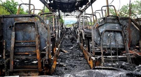 Три автобуса са напълно изгоряли при пожар в Ямбол