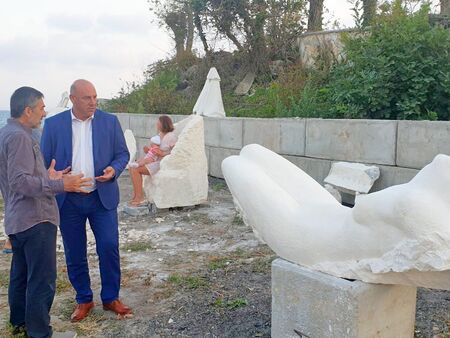 Пет нови скулптури обогатиха градската среда в Поморие