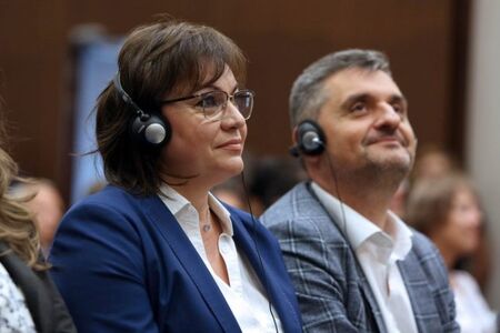 Корнелия Нинова печели вътрешните избори в БСП