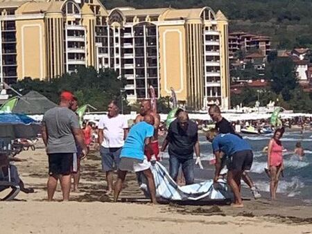 Ужасяващо! Морето изхвърли тялото на 31-годишен украинец на плажа в Слънчев бряг