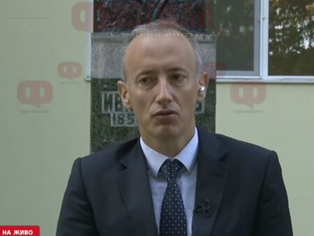 Министър Красимир Вълчев: Ако се откажем от маските, ще затваряме училища