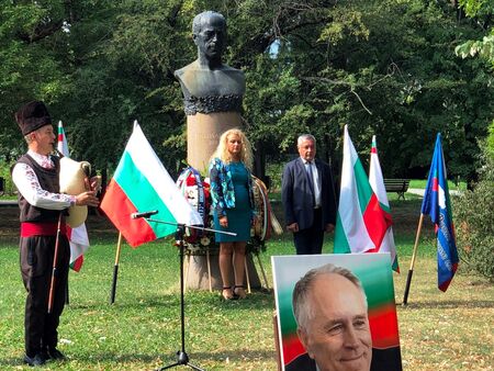 Валери Симеонов: Хайтов направи това, което сториха нашите възрожденци век по-рано – заби здраво жалоните на родолюбието