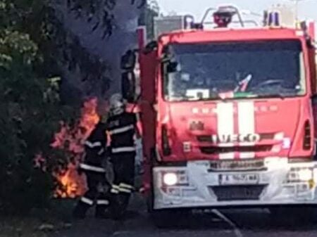 Автомобил  избухна в пламъци на околовръстното в Бургас