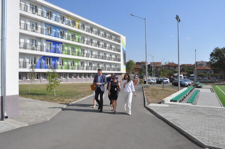 Строят нов корпус към IT гимназията в Бургас