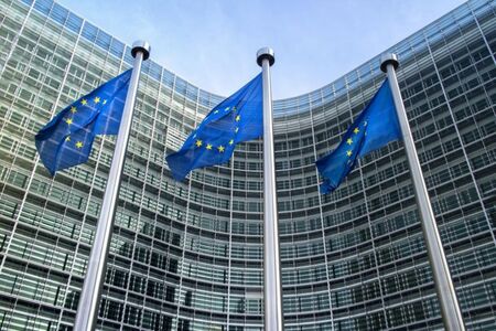 Европейската комисия одобри допълнителното финансиране за Гърция и България