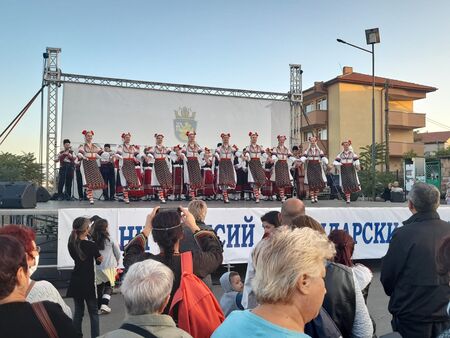 Бургаският жк "Меден рудник" на 100 години - вижте как отбелязаха юбилея