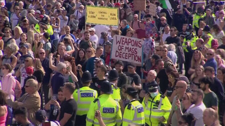 Хиляди в Лондон на протест срещу нова карантина