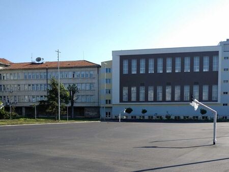 Обмислят изграждането на нов корпус към Математическата гимназия в Бургас