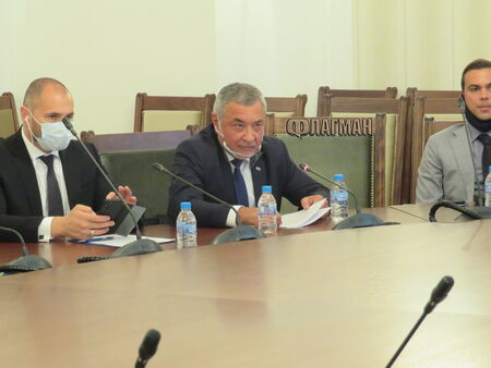 Симеонов за офертата на Каракачанов за експертен кабинет: Нали не го приемате сериозно?