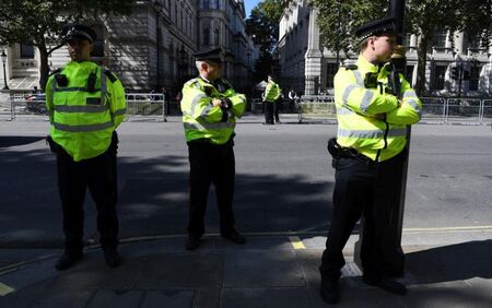Арестуван застреля полицай в лондонски участък