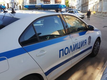 Разследват случая с прегазеното на паркинг дете