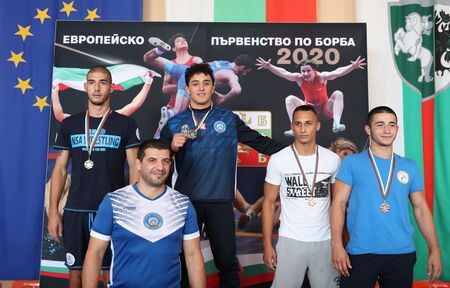 Младите състезатели по борба на Бургас са най-добрите в България!
