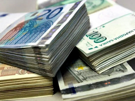 Криза ли? 20 237 българи със заплати над 9000 лева, но това не е всичко