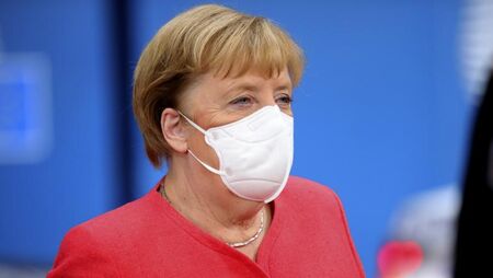 Меркел: Ограниченията заради COVID-19 напомнят за живота в комунистическата ГДР