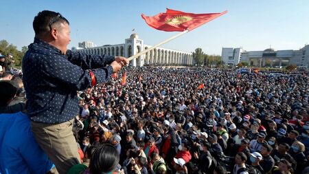 Пълен хаос в Киргизстан