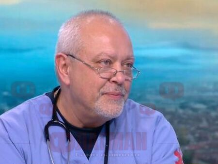 Лекар от Бургас продава наградата си заради неизпълнено обещание за борбата срещу COVID-19