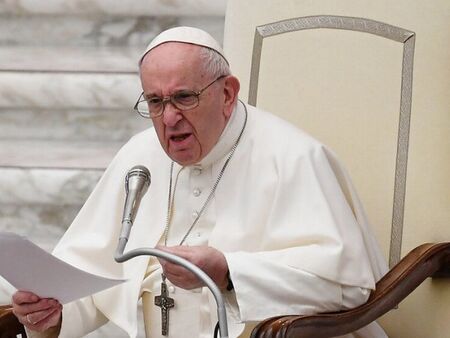 Папата съветва: Изтеглете инвестициите си от компании, които не пазят околната среда
