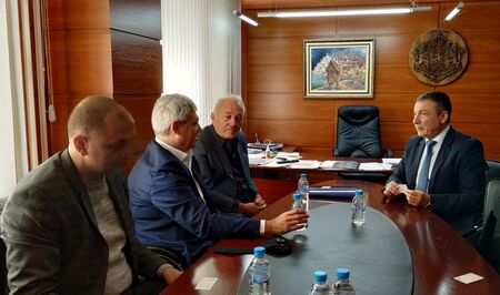 Кметът на Несебър Николай Димитров се срещна с президента на КНСБ Пламен Димитров