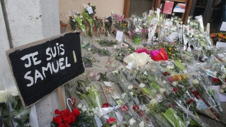 Убиецът на френския учител качил трупа му в туитър