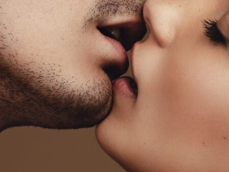 Какво означава за мъжете целувката на първа среща