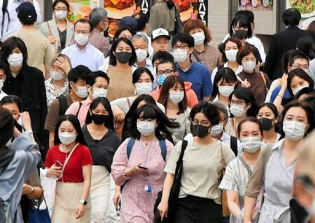 Японско изследване: Маските блокират коронавируса, но не напълно