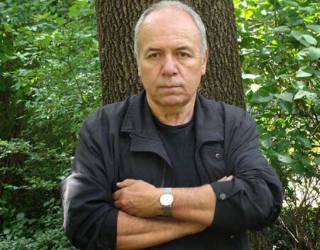 Почина известният писател и сценарист Александър Томов