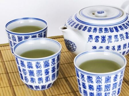 Зелен чай - защо да го пиете по-често този сезон