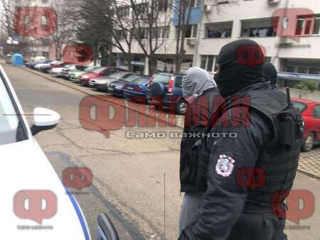 Спецакция на ОДМВР-Бургас: Качулки удариха наркоапартаменти, арестувани са и дрогирани шофьори