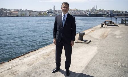 И кметът на Истанбул с положителен тест за коронавирус