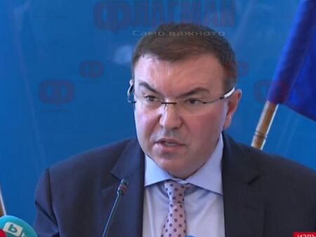 Здравният министър призна: Очакват ни тежки месеци, имаме дифузно разпространение на COVID-19