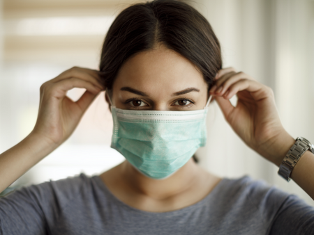 Нова теория твърди: С маска неусетно можем да изградим имунитет