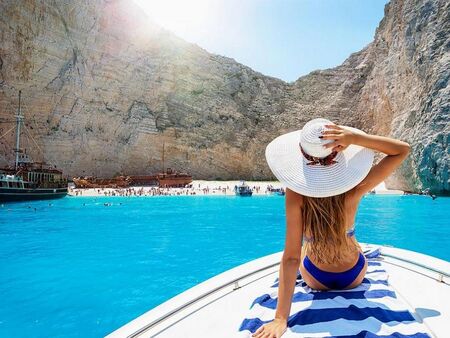 България в топ пет на страните с най-много заразени туристи в класация на Гърция