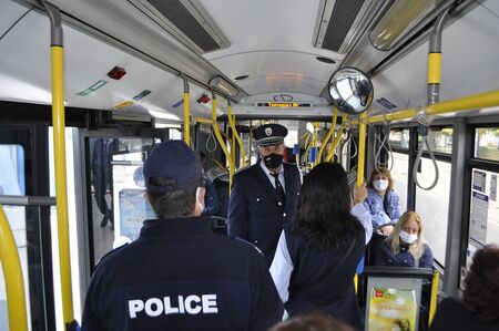 Полиция и УКОРС почват проверки за носене на маски в бургаските автобуси