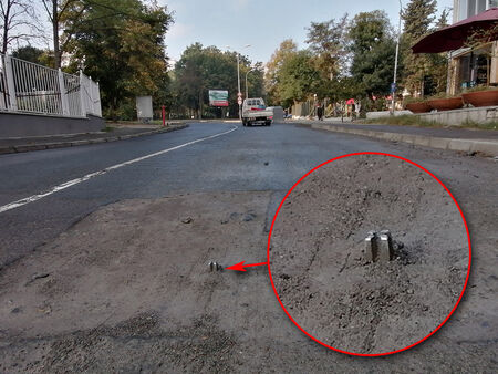 На вниманието на Общината: Арматурно желязо стърчи от ключова улица в Бургас