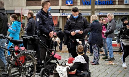 Протести в Германия срещу новите ограничения заради коронавируса