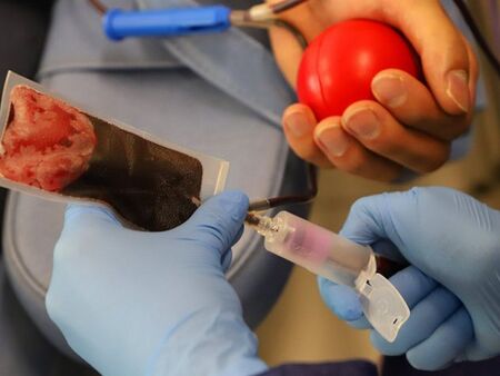 Търсят се дарители на кръвна плазма, които са прекарали COVID-19