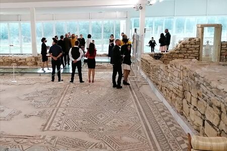 Сватбари потъпкаха исторически артефакти във Вила "Армира"