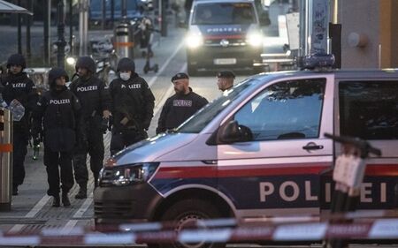 Атентаторът във Виена бил свързан с ислямисти в Швейцария и Германия