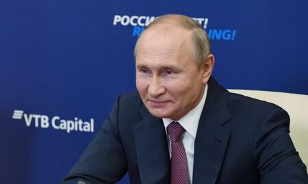 Путин се оттегля заради паркинсон? Кремъл категорично отрече