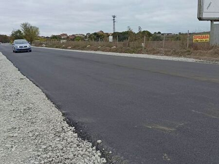 „Виа конструкт груп” асфалтира изхода на Бургас, но защо пътят е на вълни