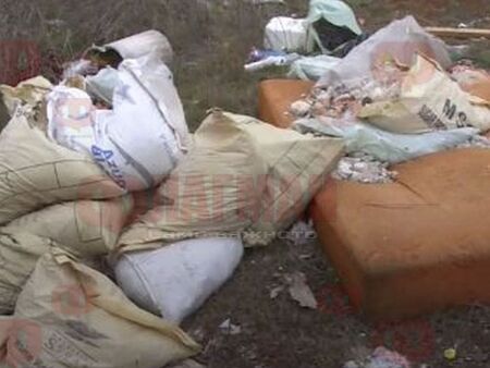 Изхвърлят опасни отпадъци край Бургас