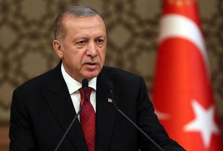 Турската лира поскъпна след уволненията на високо ниво