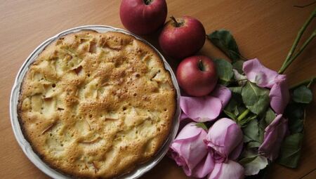 Най-вкусният ябълков сладкиш - Трите чаши, ето как да го приготвите