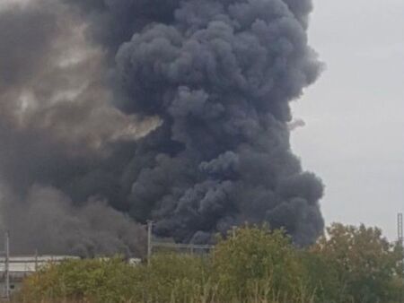 Пожарът в Катуница отрови въздуха. Състоянието сега е...